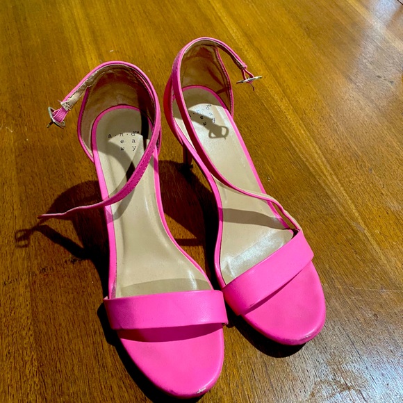 Shoes - Hot pink heels